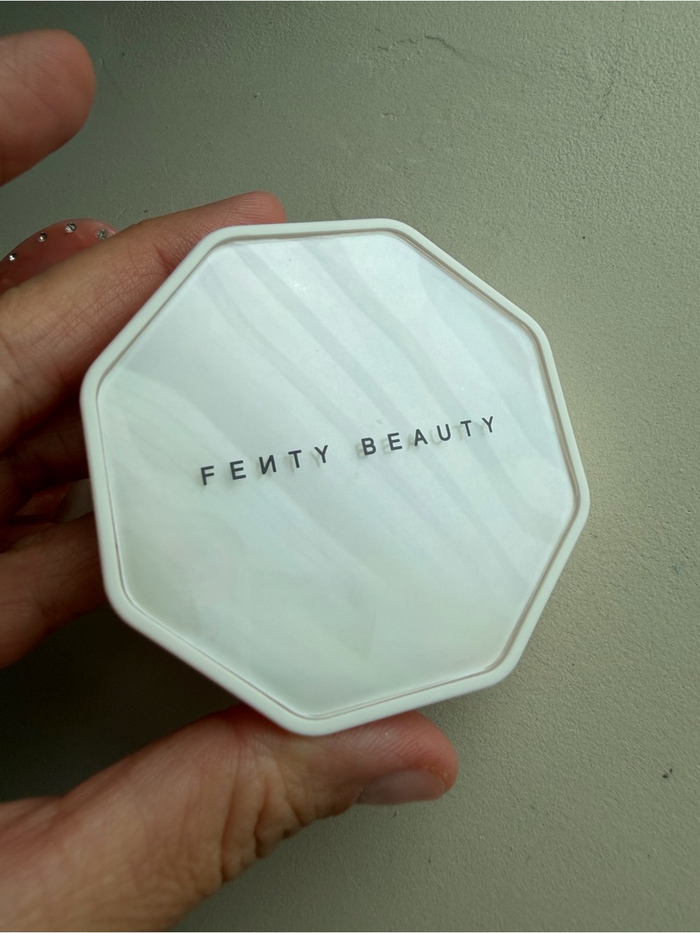 Fenty Beauty Demi’Glow Light-Diffusing Highlighter